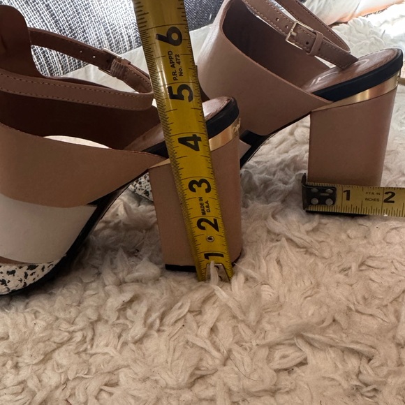 Calvin Klein® Caran sandal. - Picture 6 of 14